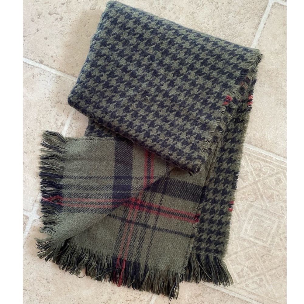 🌻 3/$10 Large Reversible Scarf